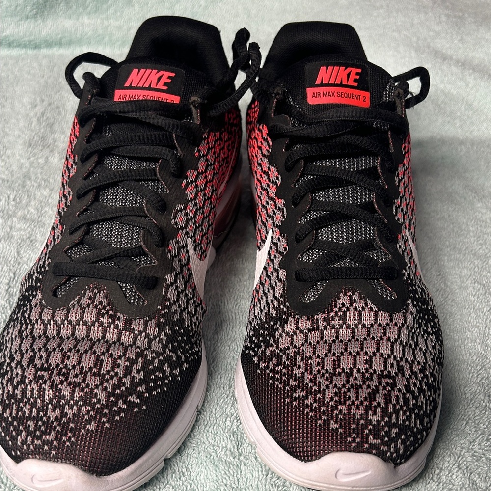 Nike Air Max Sequent 2 Black and Pink Sneakers